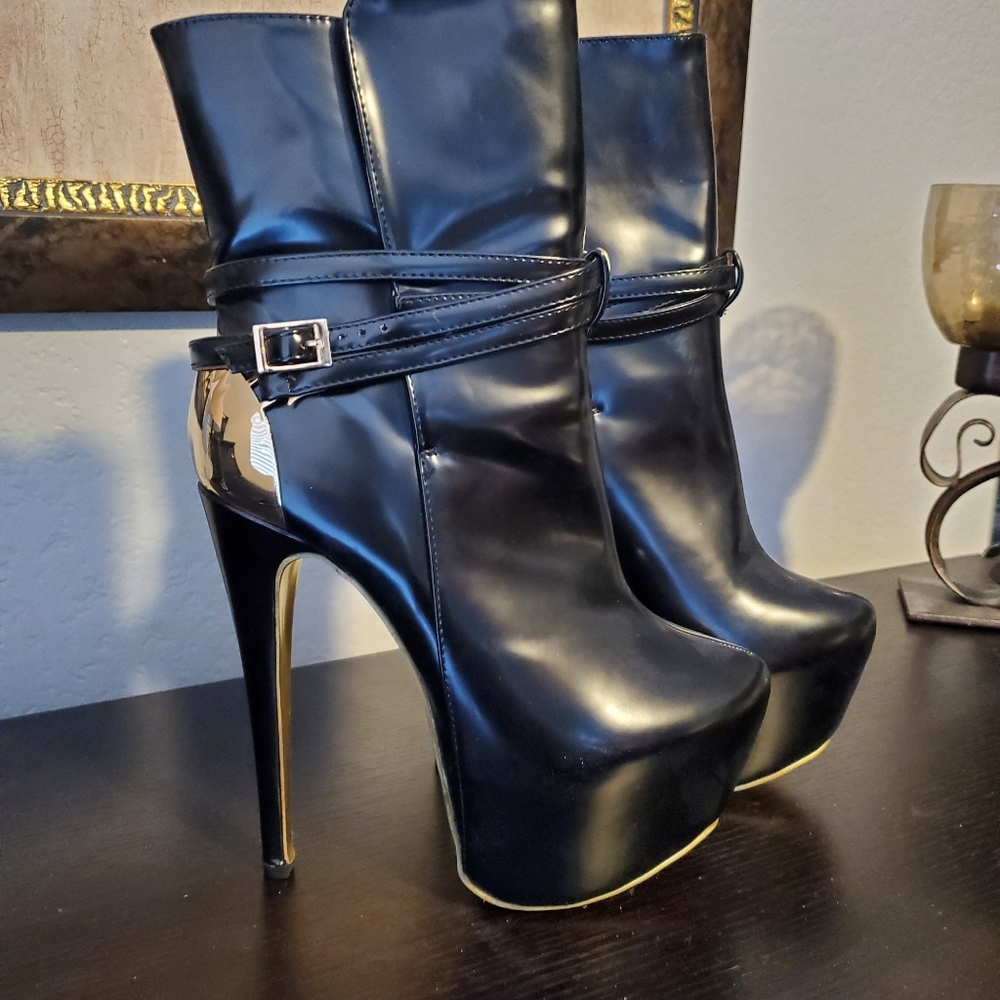Stiletto boots